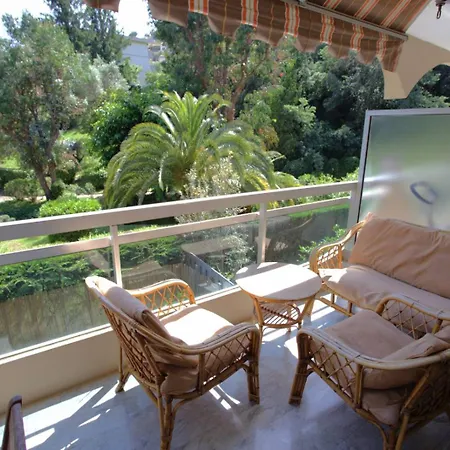Location Trois Pieces Avec Piscine *