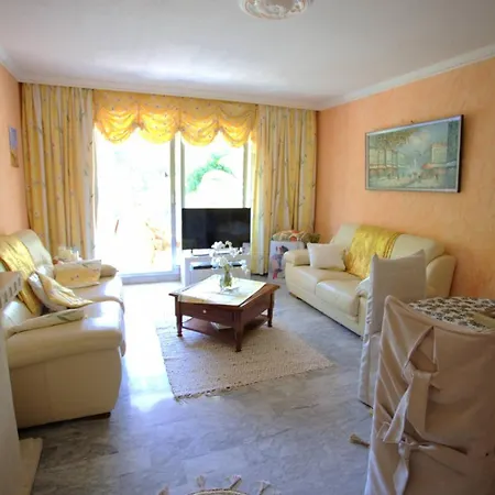 Location Trois Pieces Avec Piscine